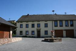 Gemeindehaus u. FFw.